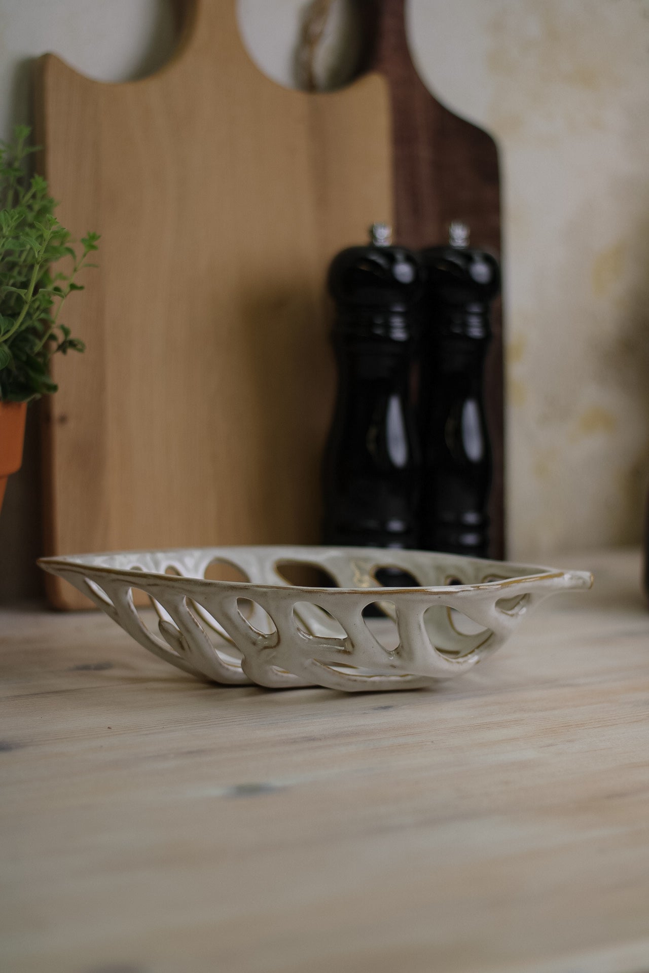 Stoneware Leaf Bowl