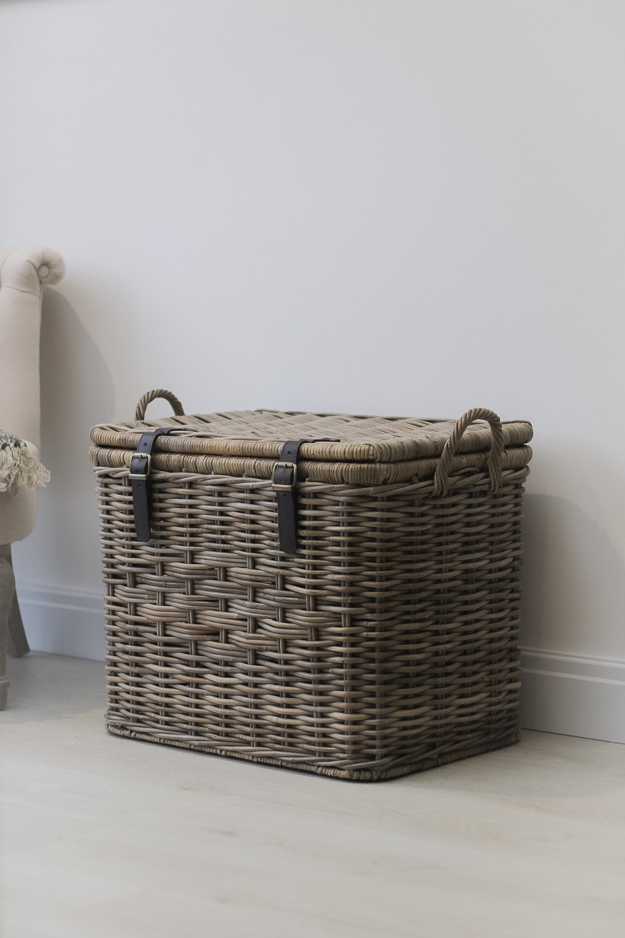 wicker storage trunk for home decoration