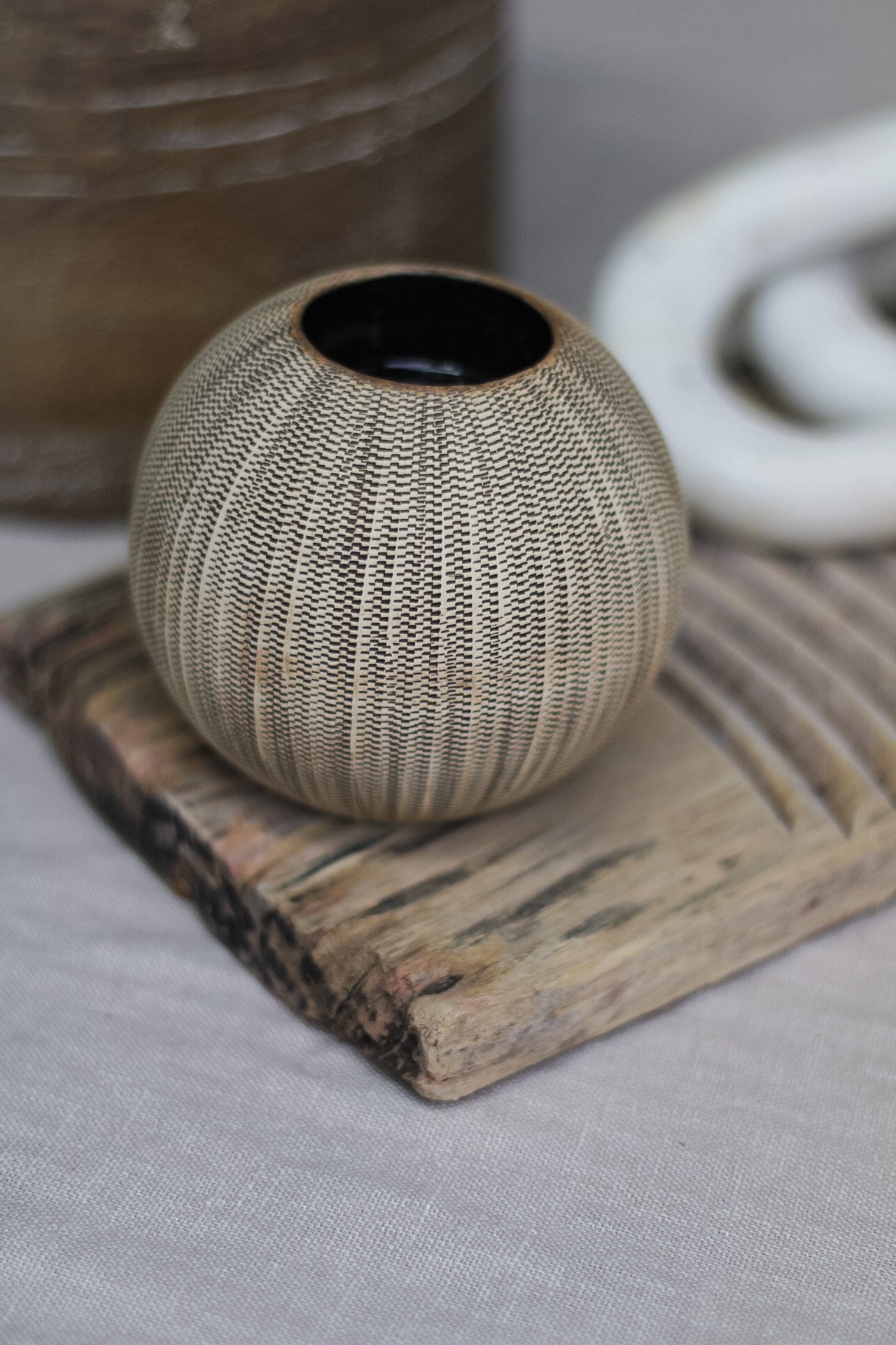 Small Round Wood Effect Candle Holder