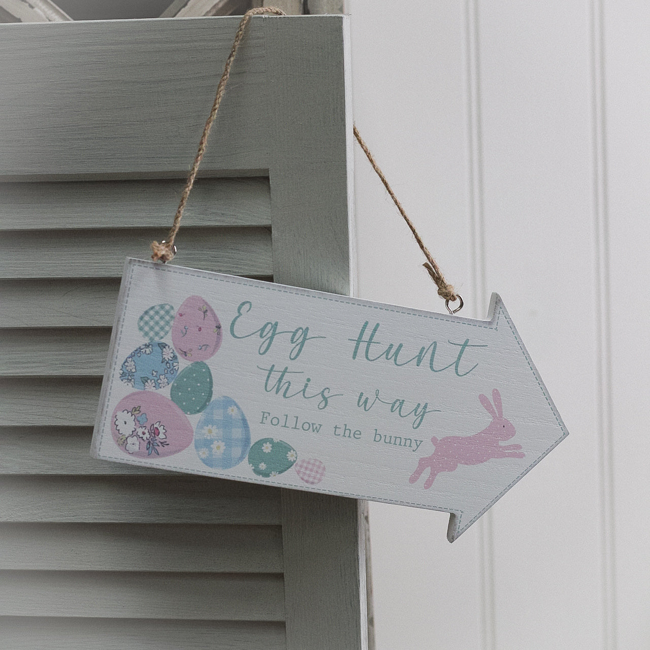 Pastel Egg Hunt This Way Arrow Hanger
