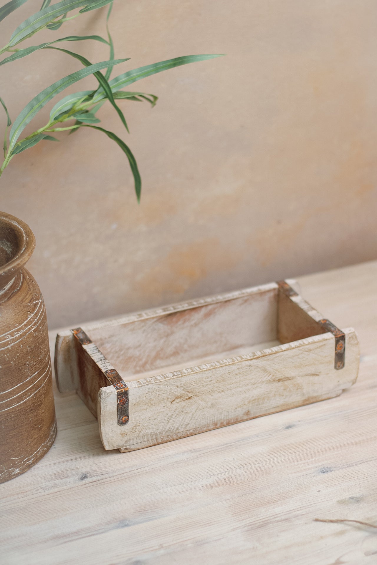 Whitewashed Antique Brick Mould