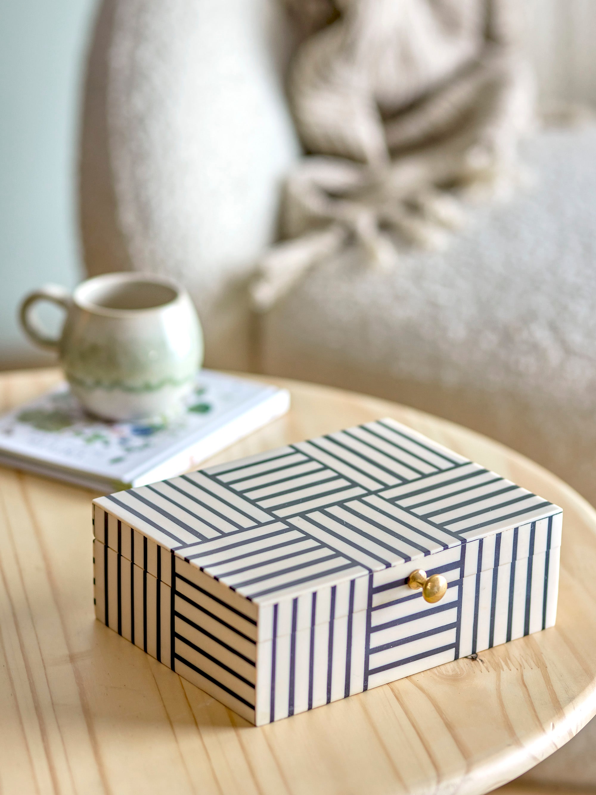 Raya Resin Box