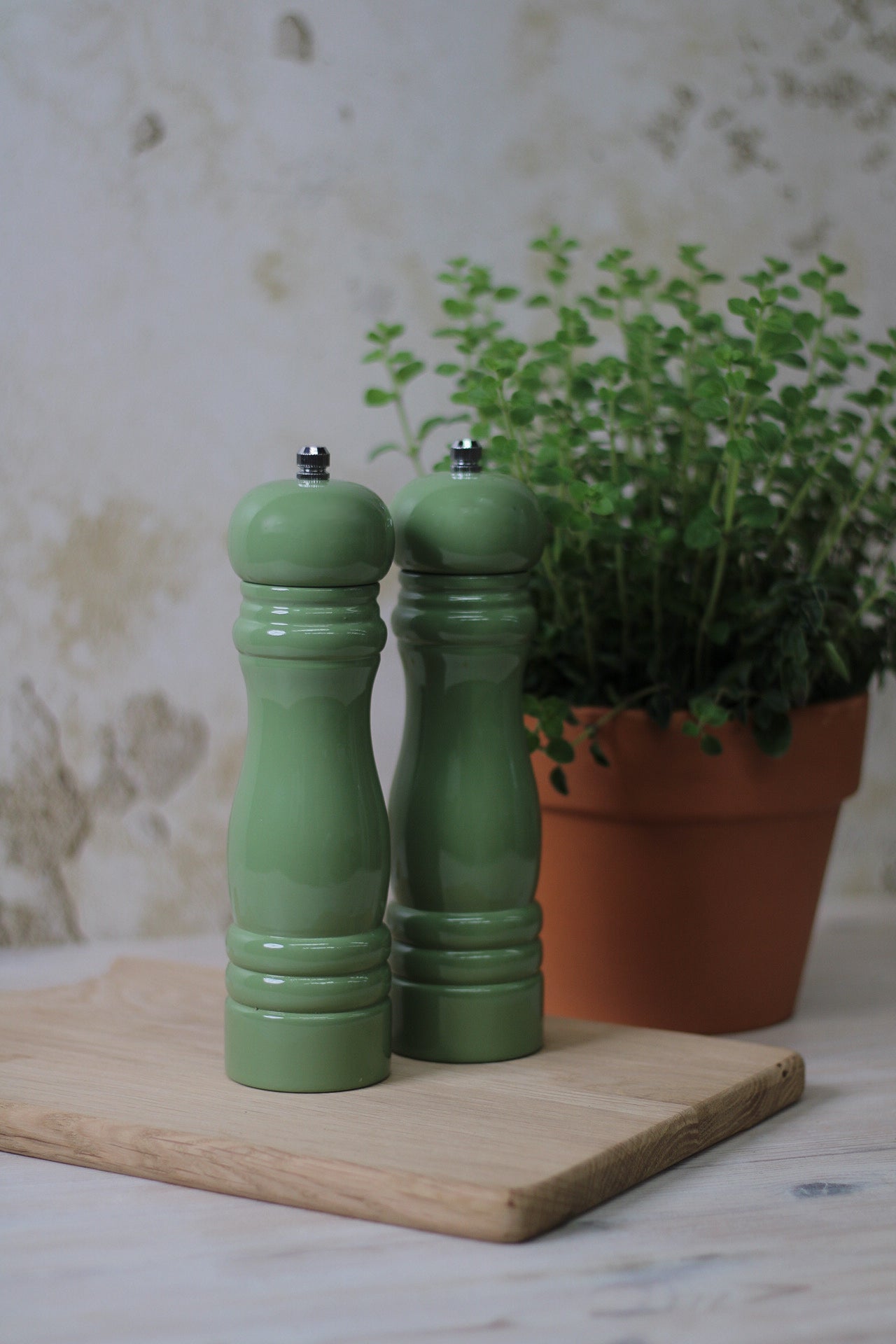 Earth green salt and pepper mills