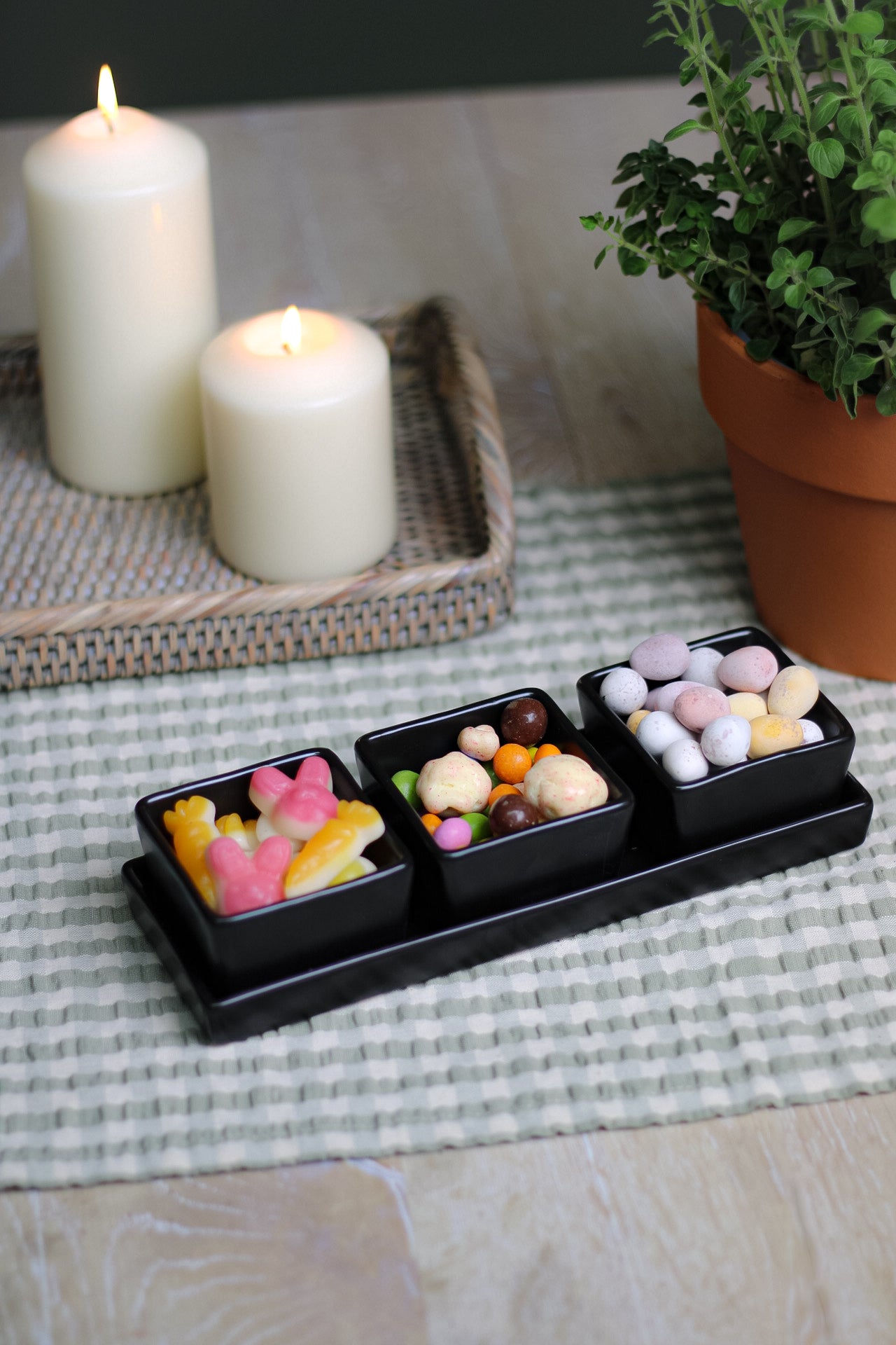 Black Snacking Pots & Tray