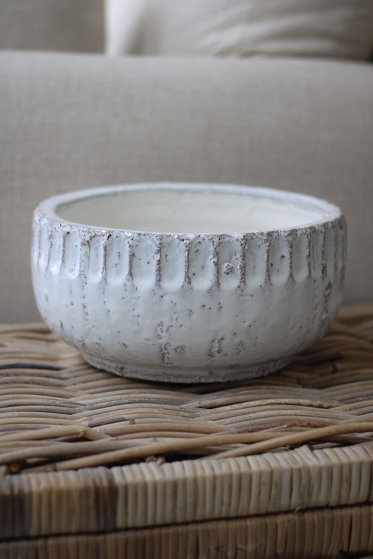 Small cream aged decorative bowl