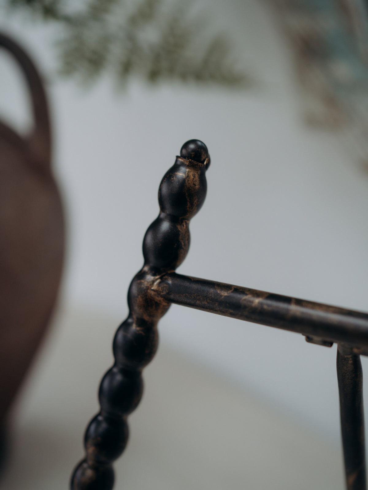 up close of Antique Gold Beaded Mini Easel