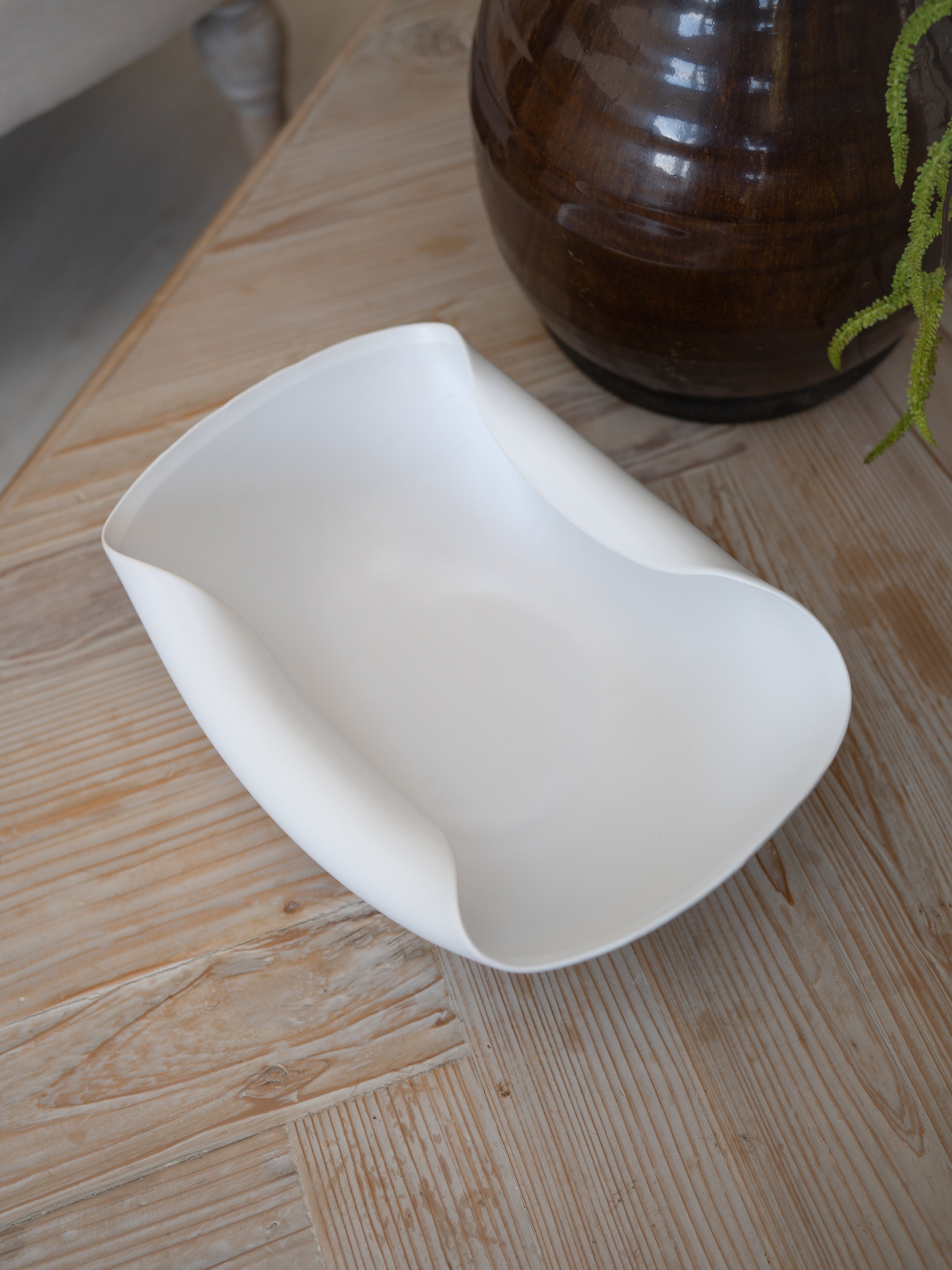 Matte White Wave Effect Decorative Bowl