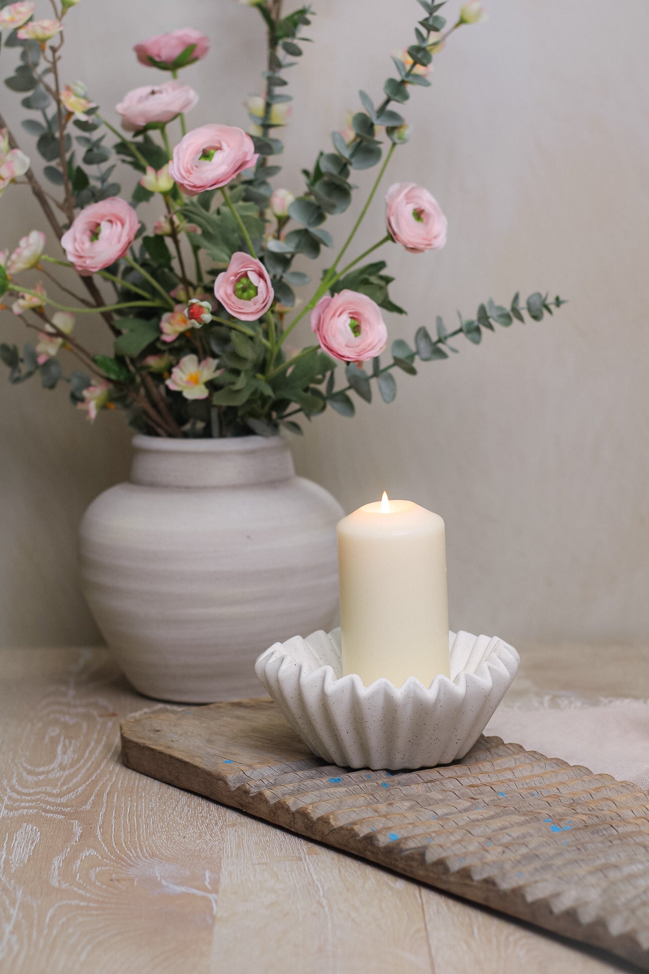 Speckled White Small Ruffle Bowl