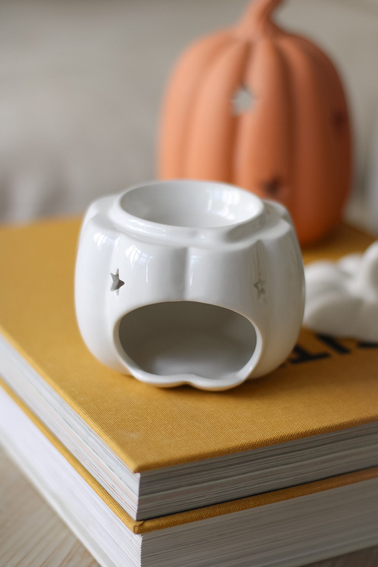 White Ceramic Autumn Star Pumpkin Wax Burner