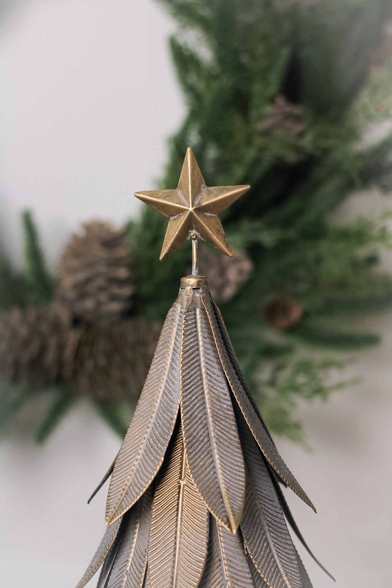 Luxury Gold Metal Leaf Christmas Tree