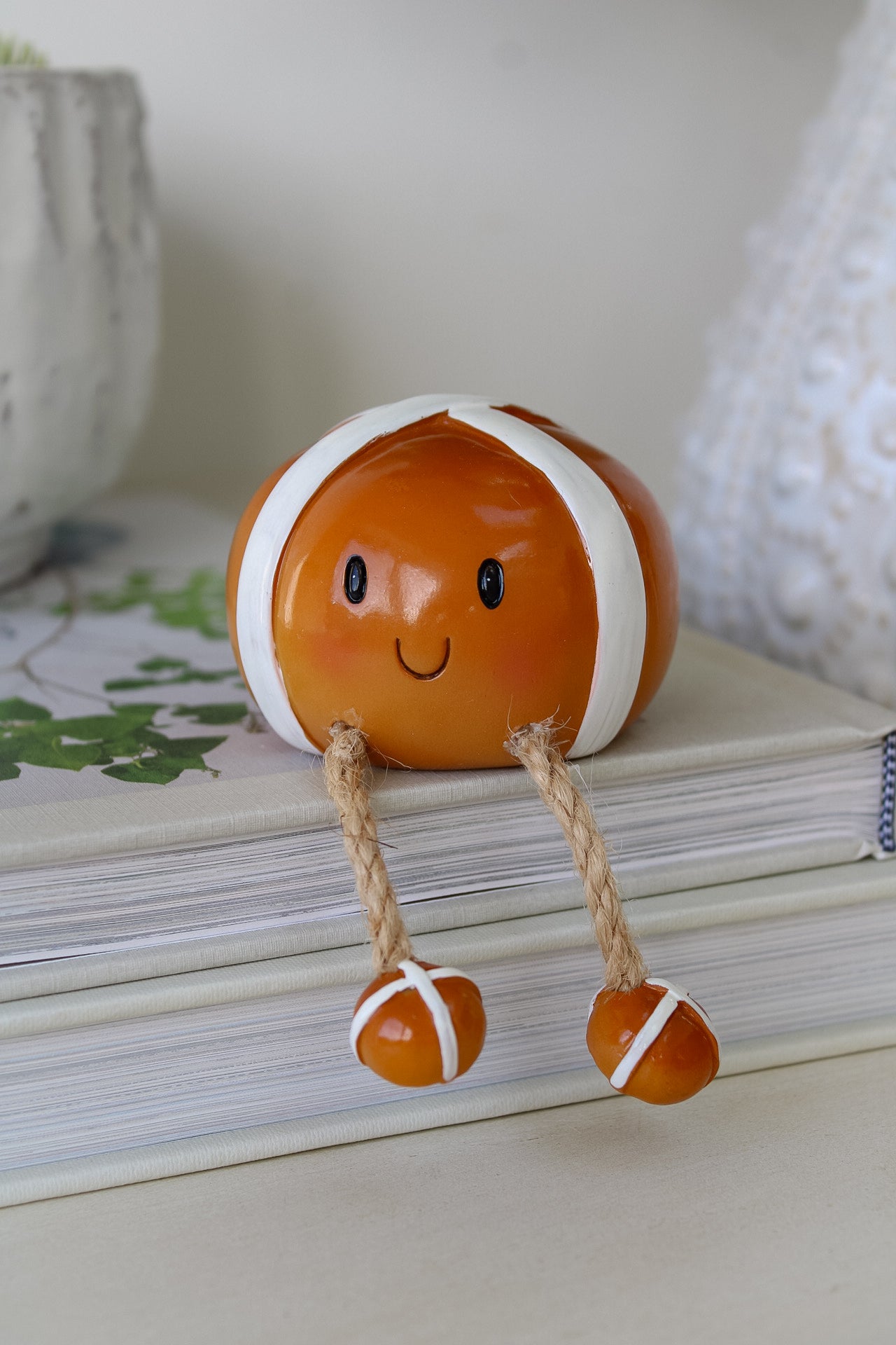 Resin Hot Cross Bun Dangly Shelf Sitter