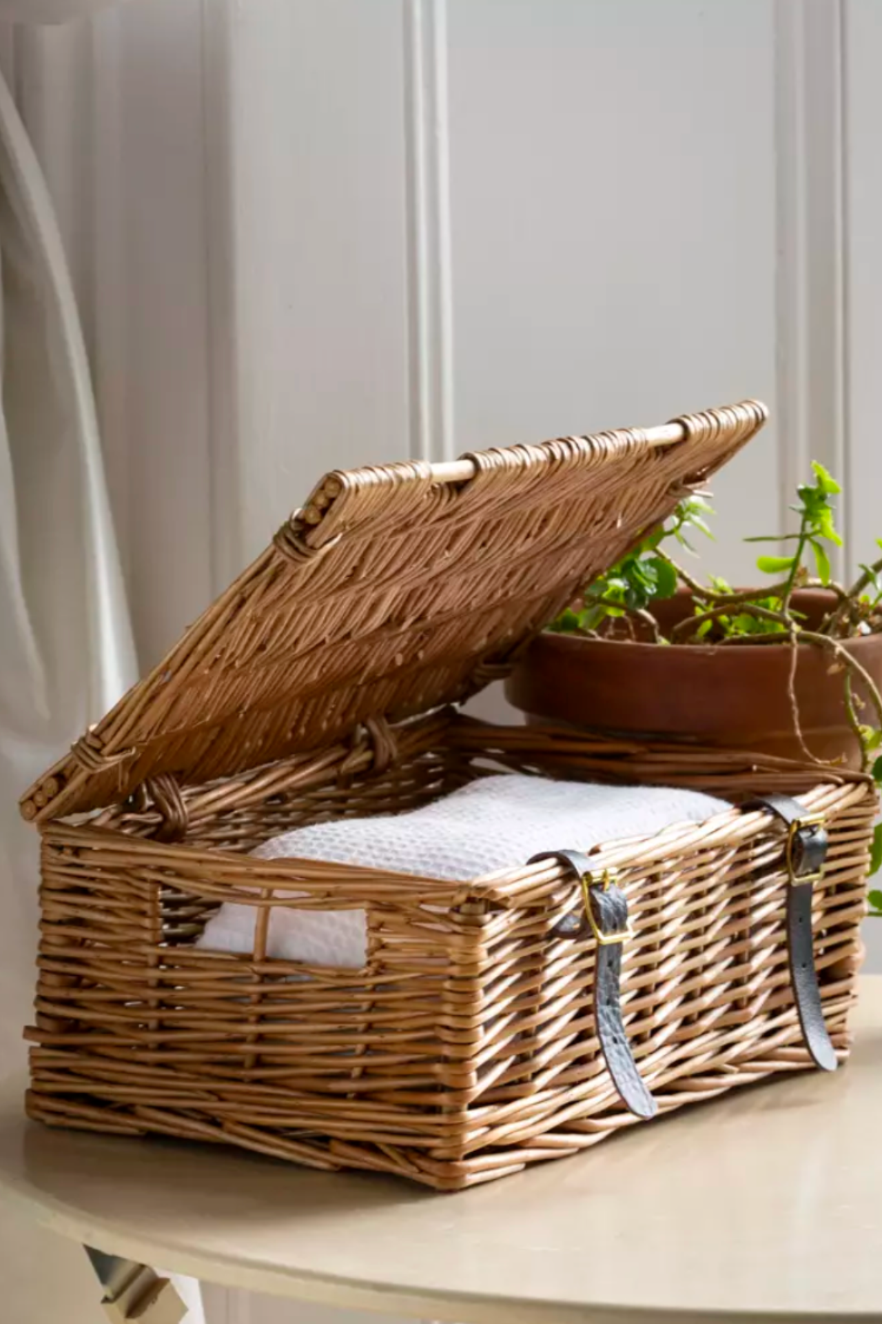 Small Lidded Wicker Hamper Basket