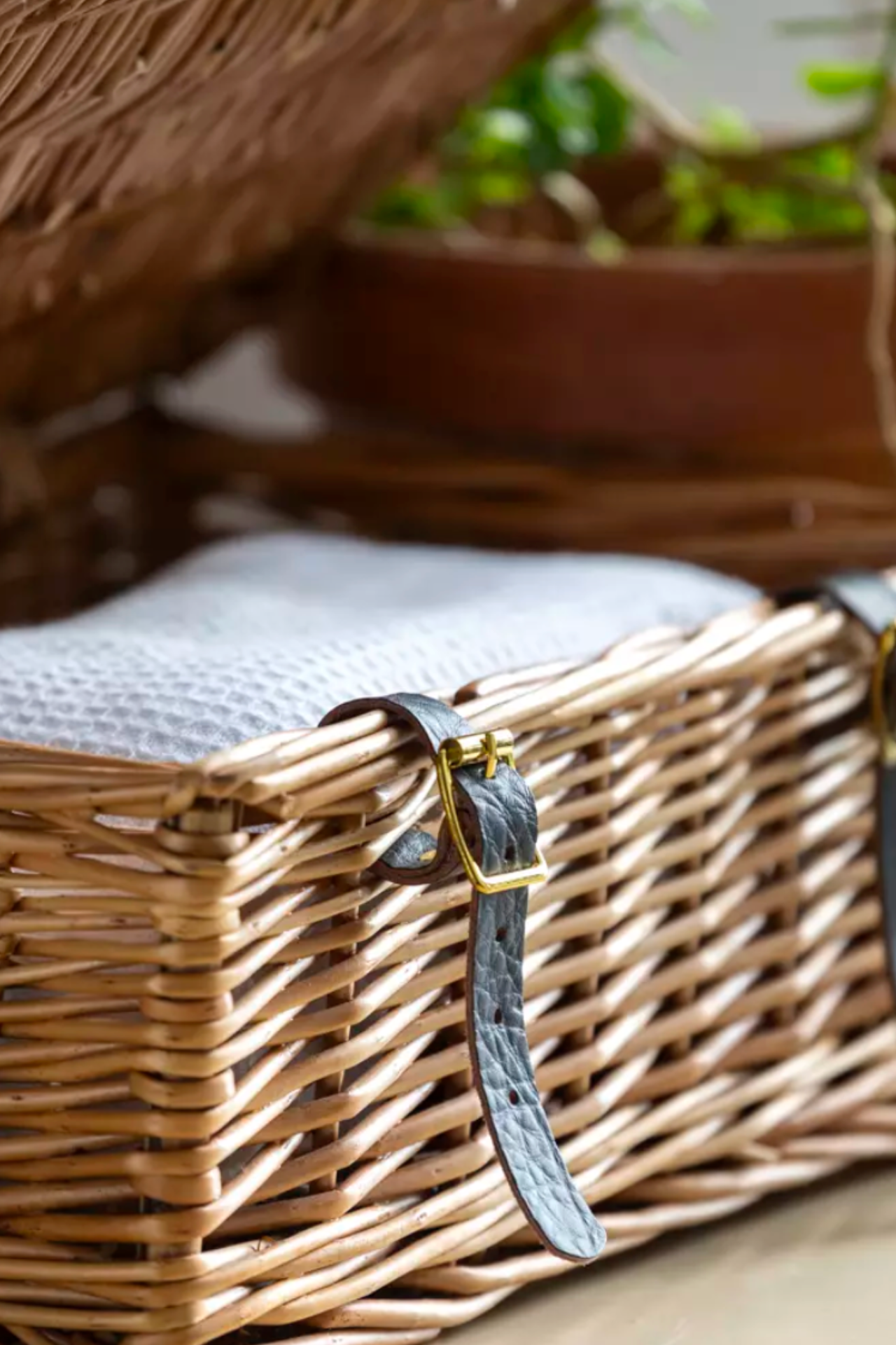 Small Lidded Wicker Hamper Basket