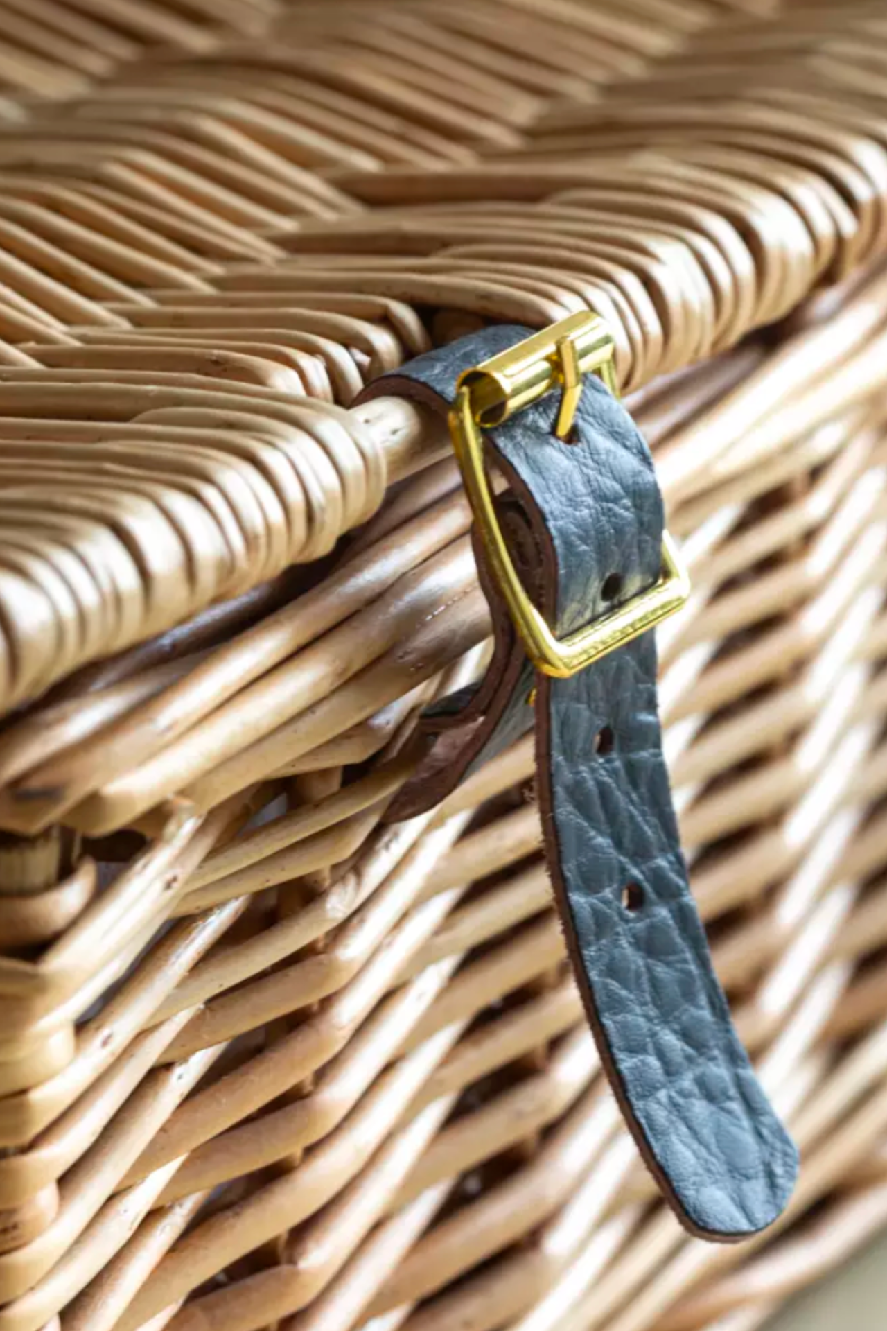 Small Lidded Wicker Hamper Basket