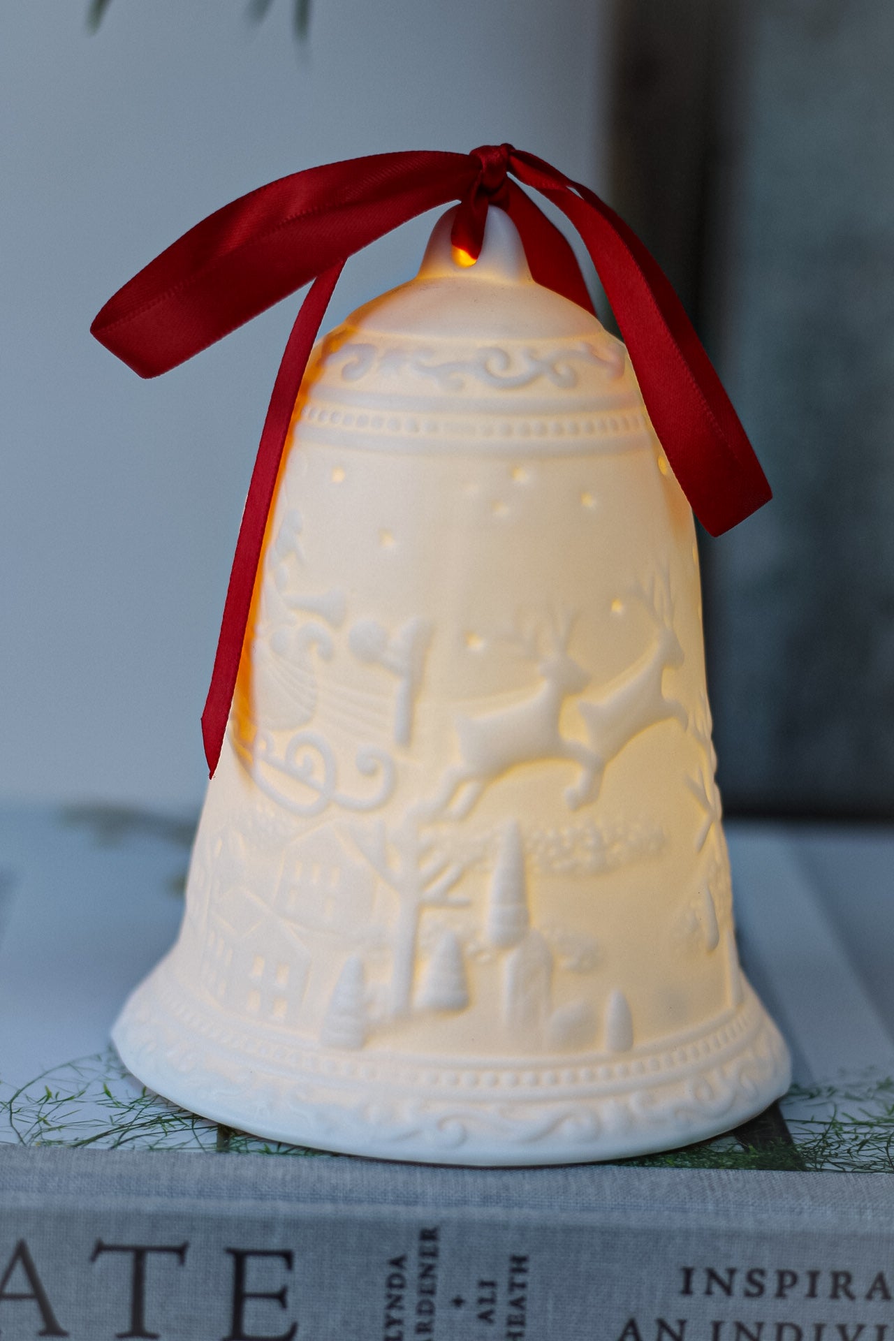 White Ceramic LED Bell with Embossed Christmas Scene 003