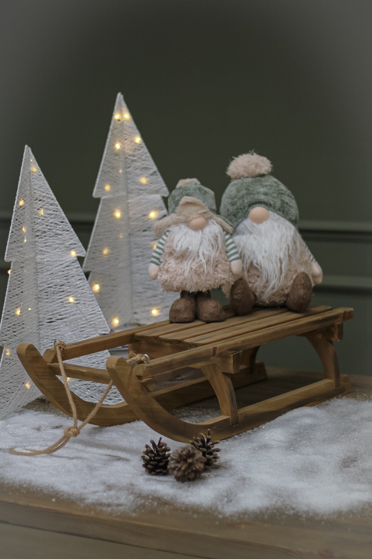 Creating a Festive Winter Wonderland: Tips for Transforming Your Home
