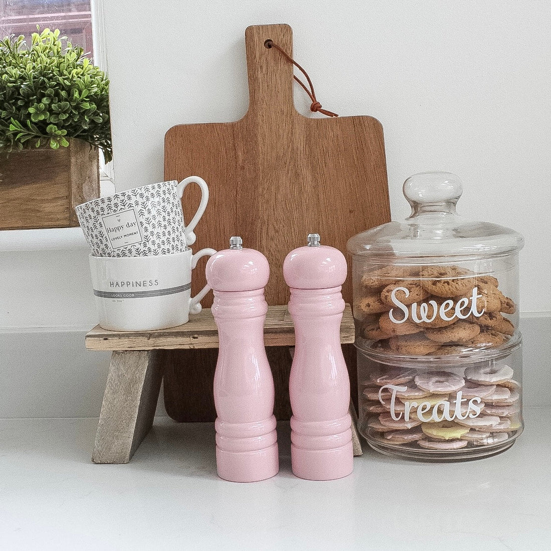 Colourful Salt and Pepper Mills: A Stylish Addition to Any Kitchen