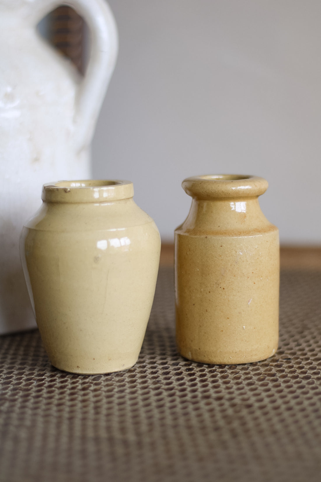 Set of 2 Cream Vintage Decorative Pots