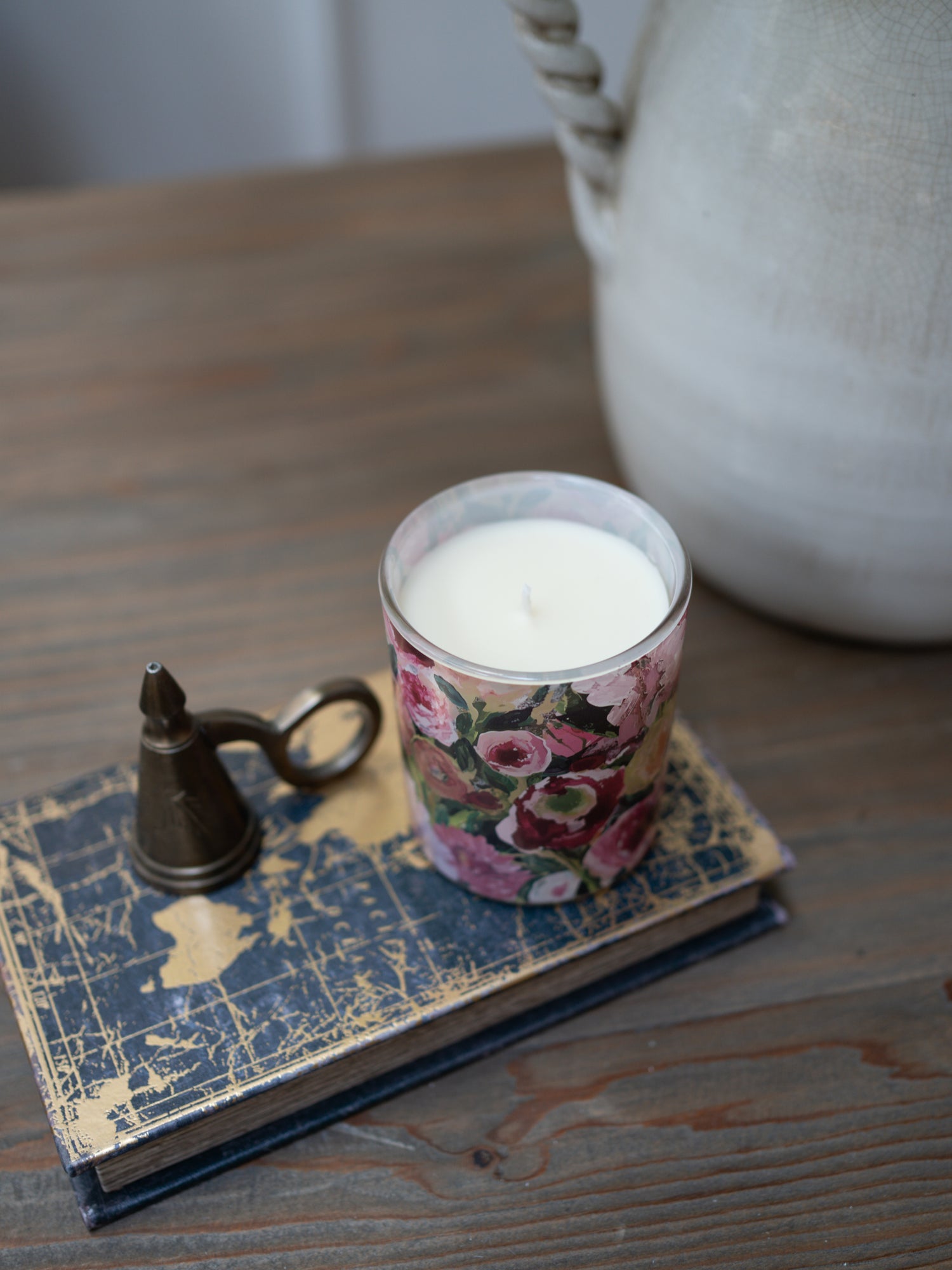 Dark Amber and Peony Scented Candle