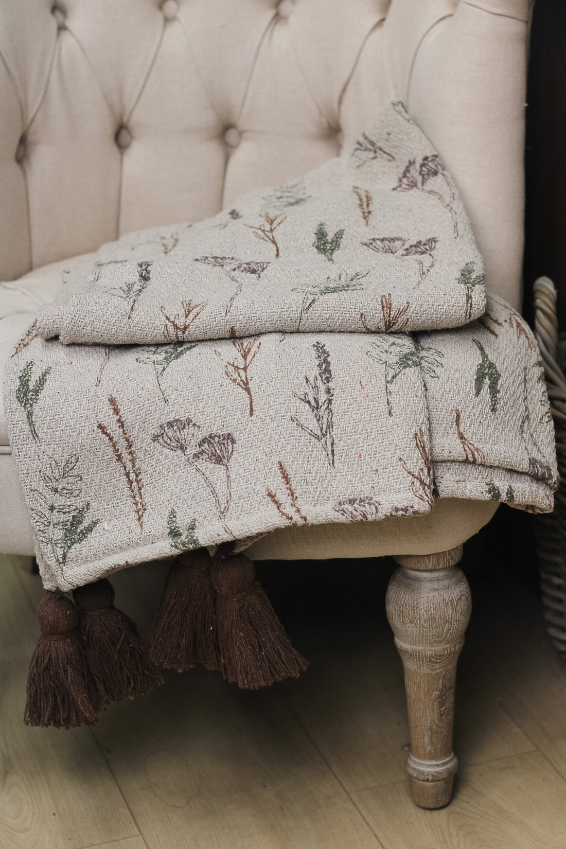 Pyle Floral Tasselled Throw