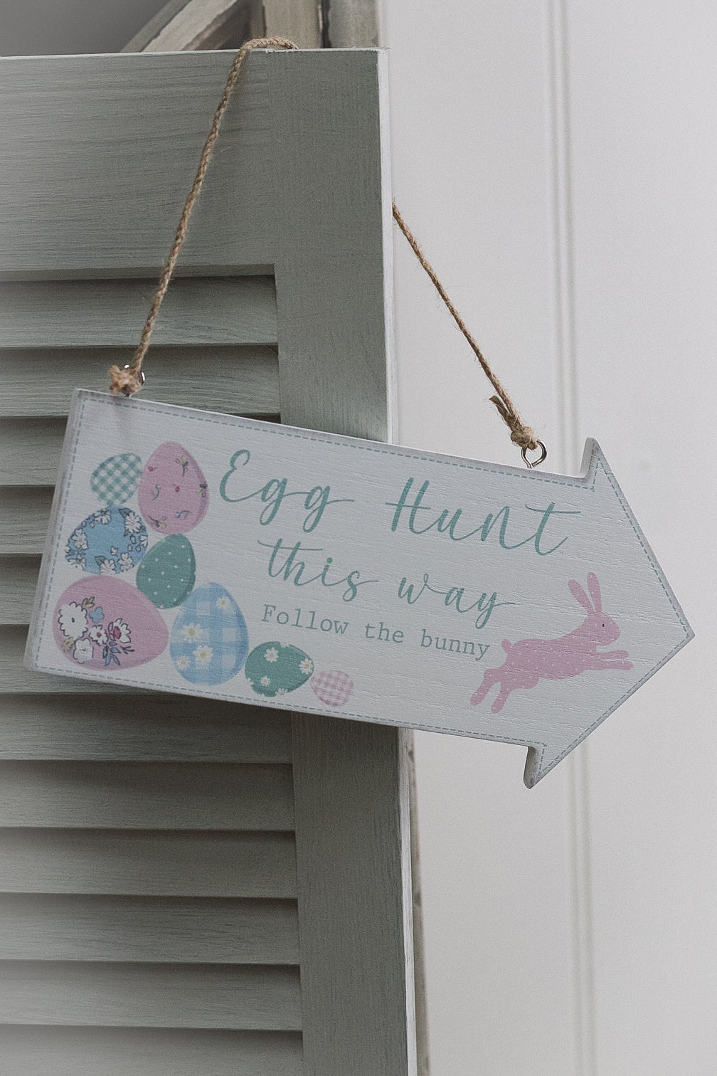 Pastel Egg Hunt This Way Arrow Hanger