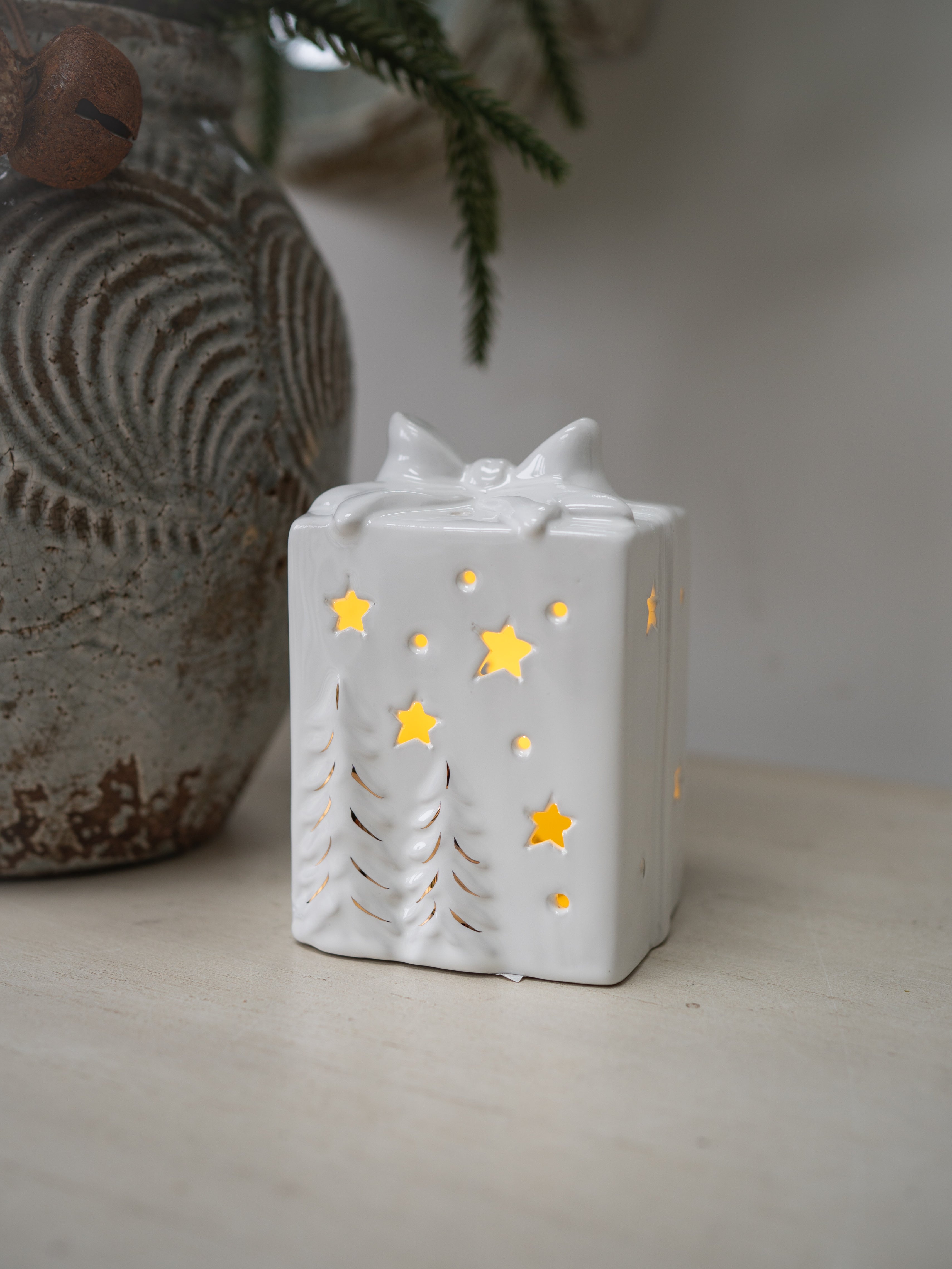 Ceramic LED Present with Bow and Trees