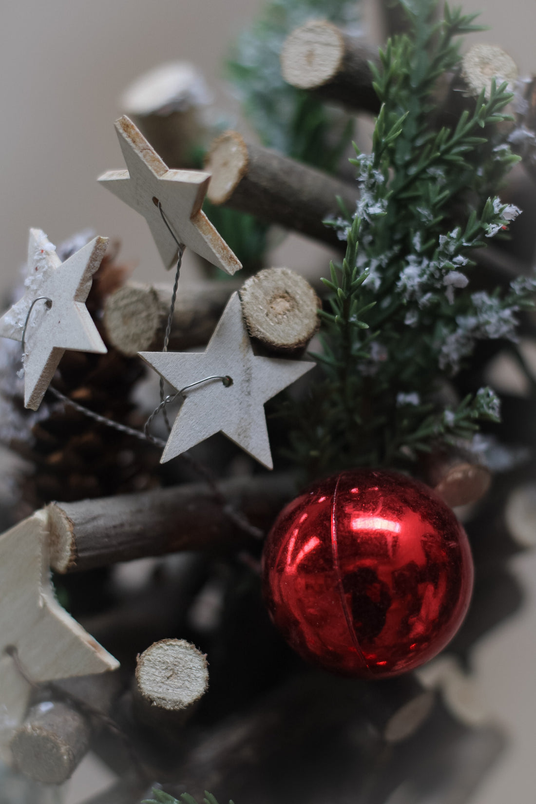Red Berry and White Star Woodland Wreath
