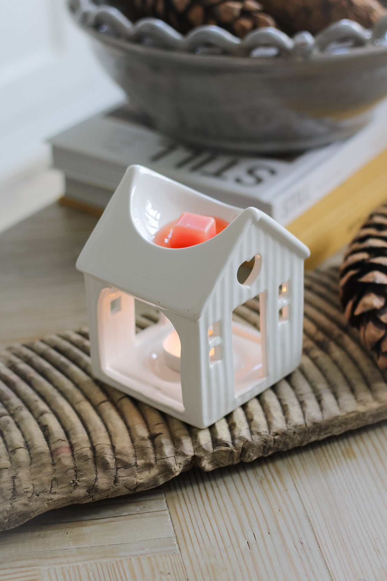 White Ceramic Heart House Wax Burner