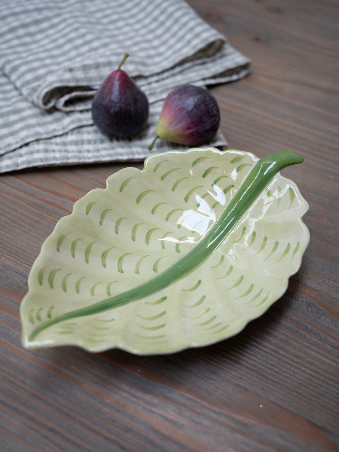 Stoneware Elm Leaf Plate