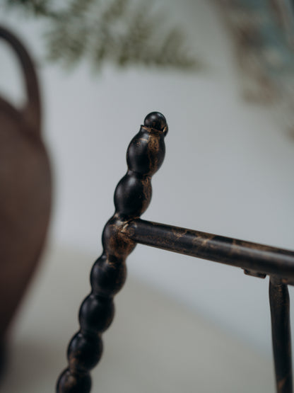 up close of Antique Gold Beaded Mini Easel