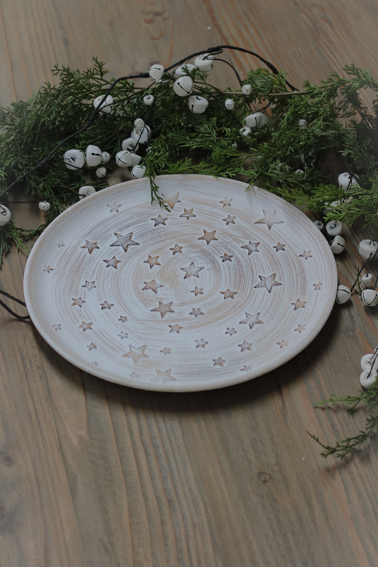 Distressed White Wooden Star Plate