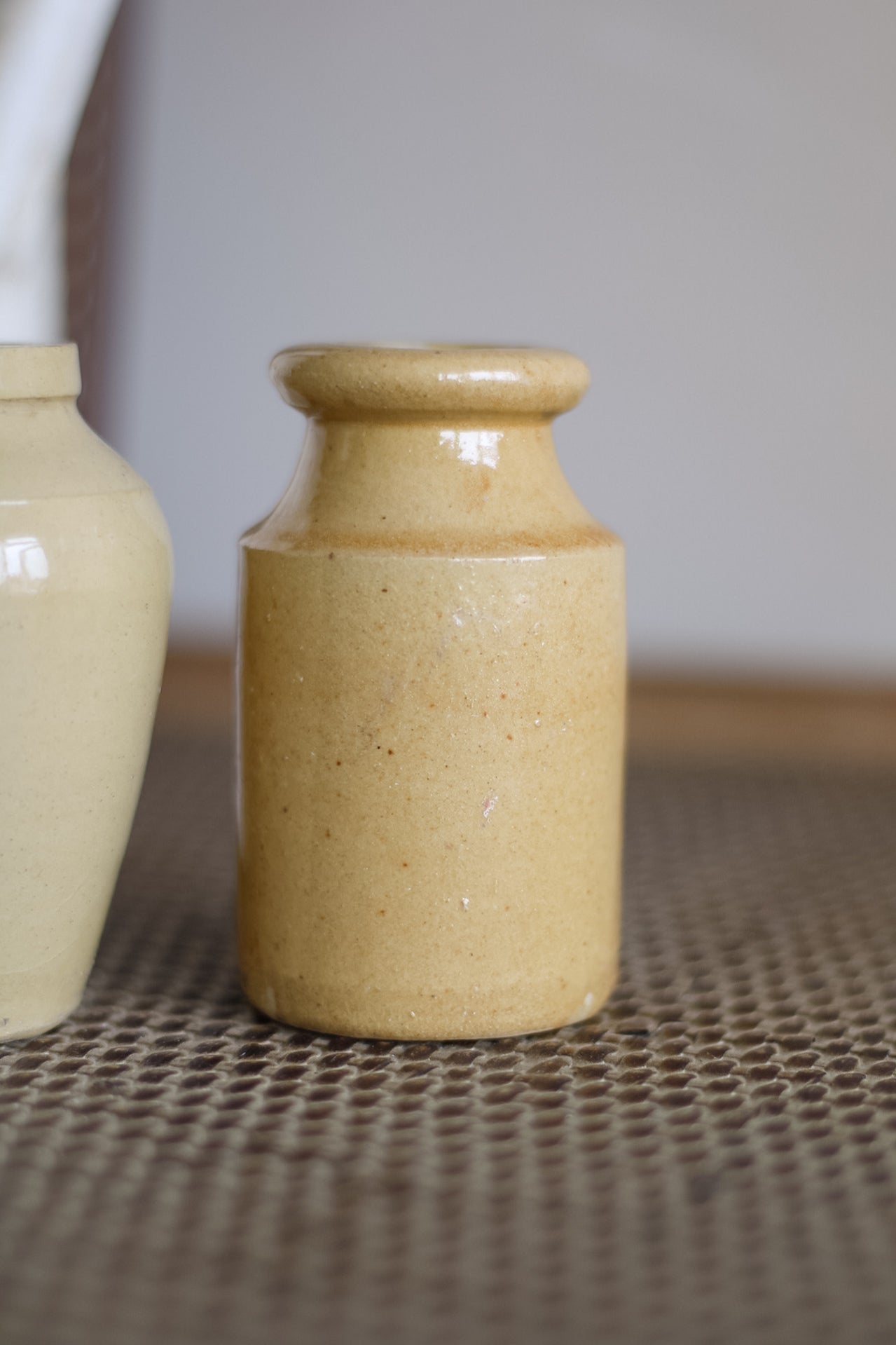 Set of 2 Cream Vintage Decorative Pots