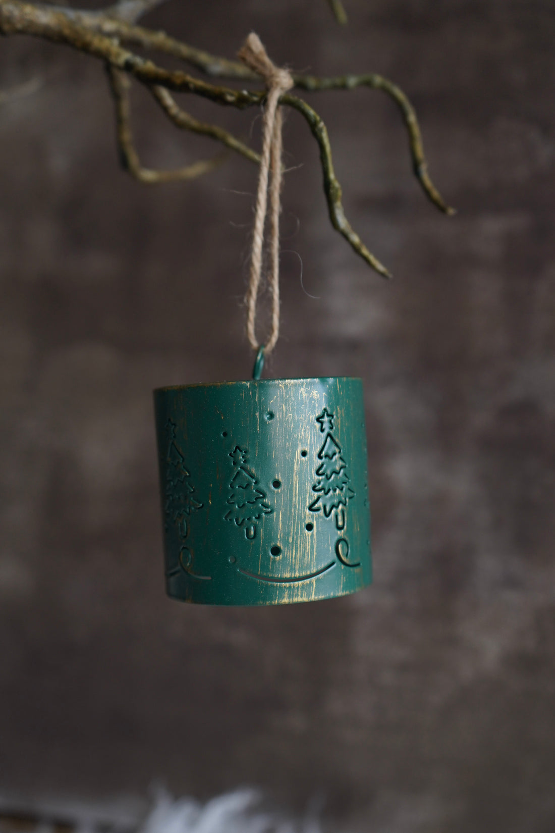 Emerald Christmas Tree Metal Bell Tree Decoration