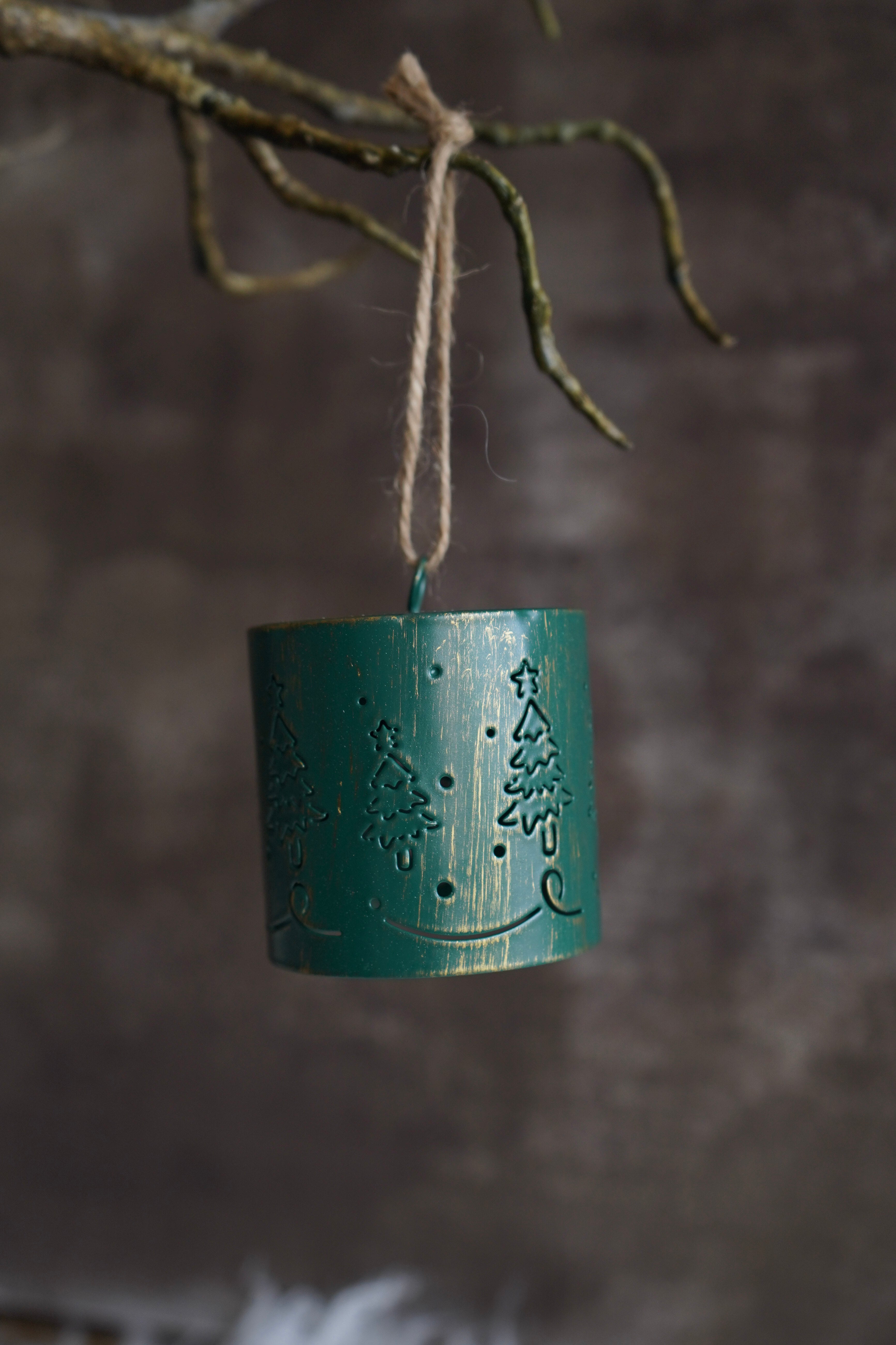 Emerald Christmas Tree Metal Bell Tree Decoration