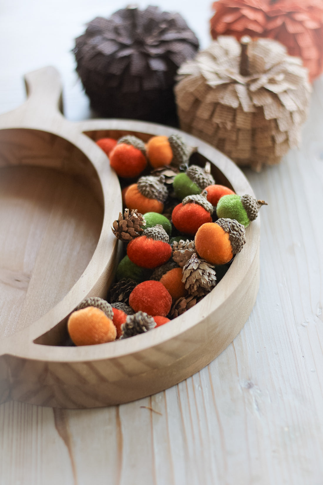 Green &amp; Orange Acorn &amp; Pinecones