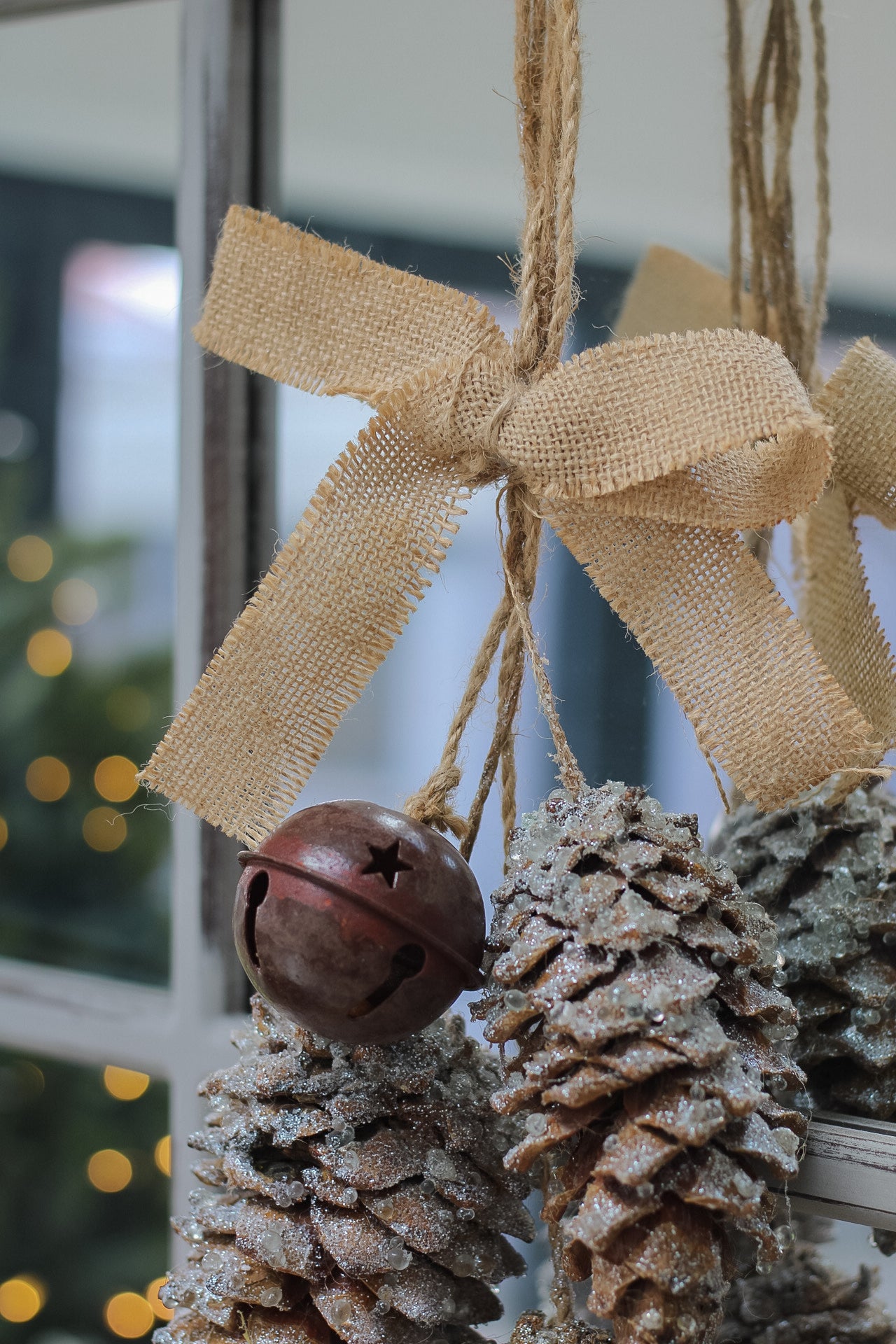 Up close of hessian bow