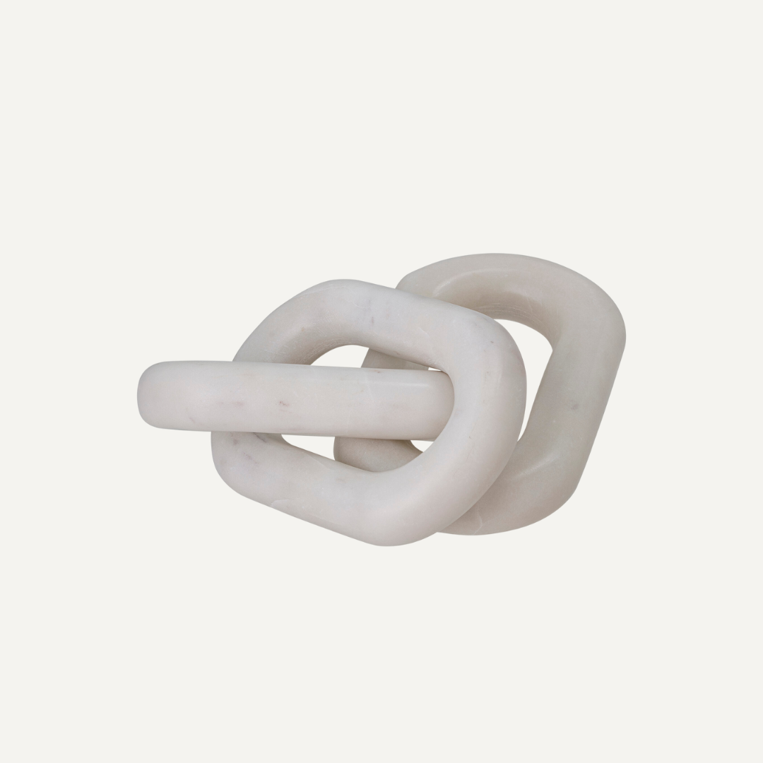 up close of marble chain link for home decor