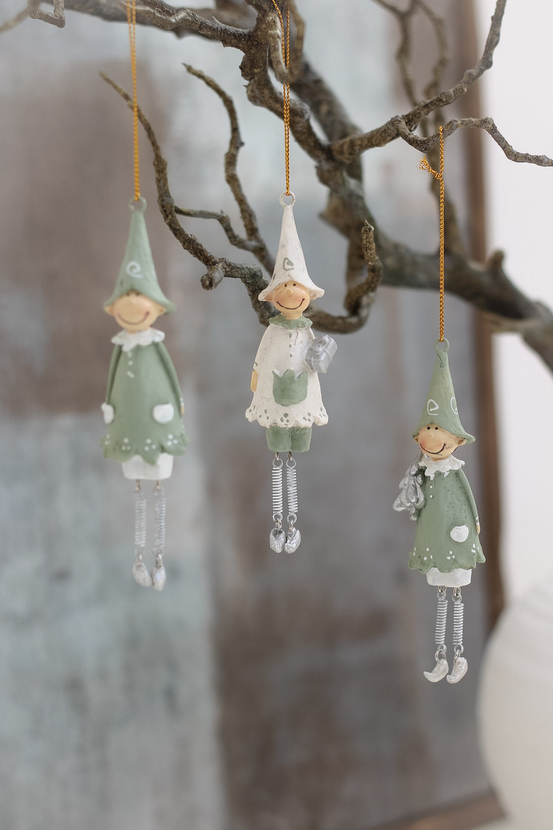 Naughty Elf Festive Tree Hanger 001