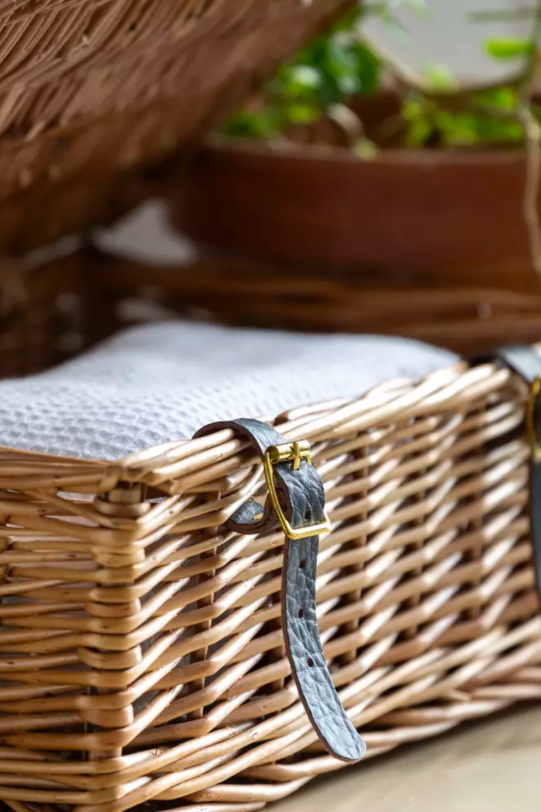 Small Lidded Wicker Hamper Basket