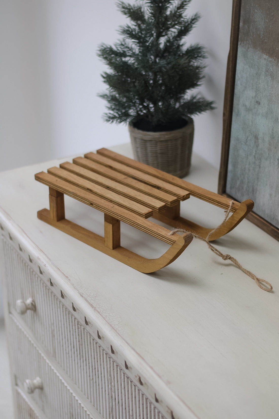Small Vintage Wooden Sleigh 001