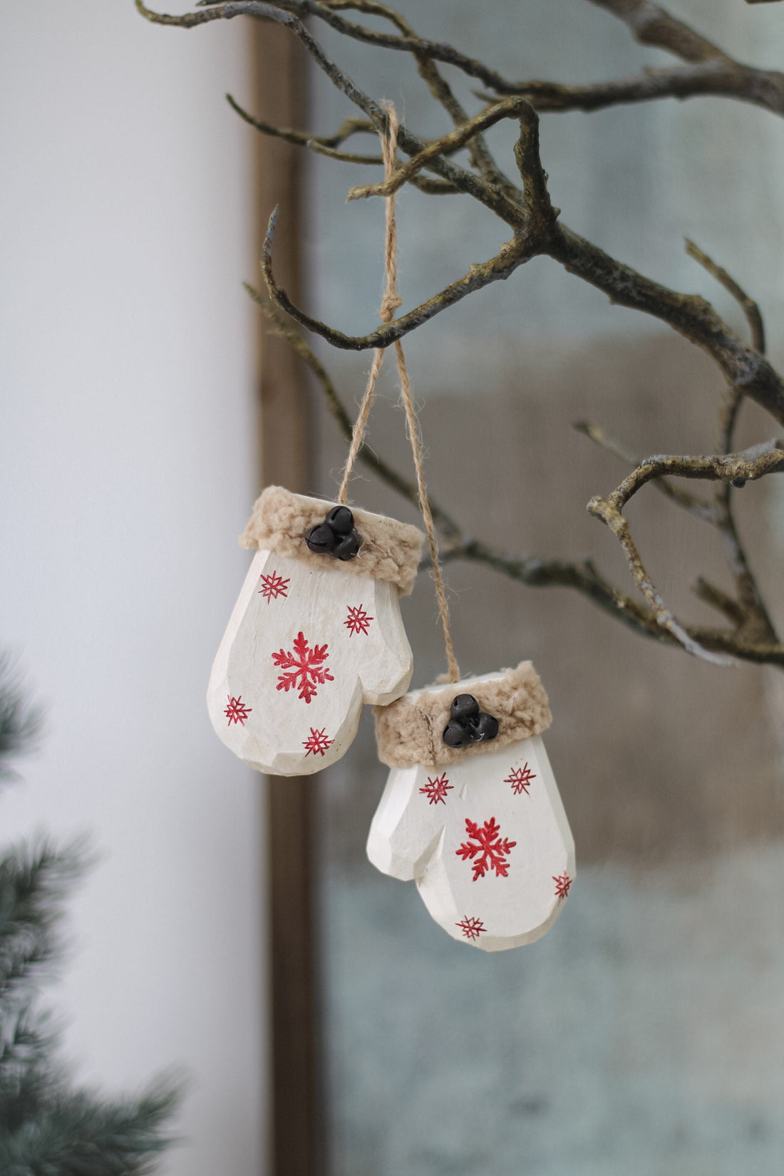 Vintage Wooden Mittens Christmas Tree Hanger