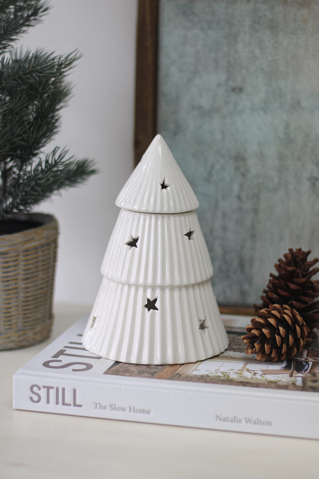White Ceramic Ribbed Christmas Tree Wax Burner with Stars