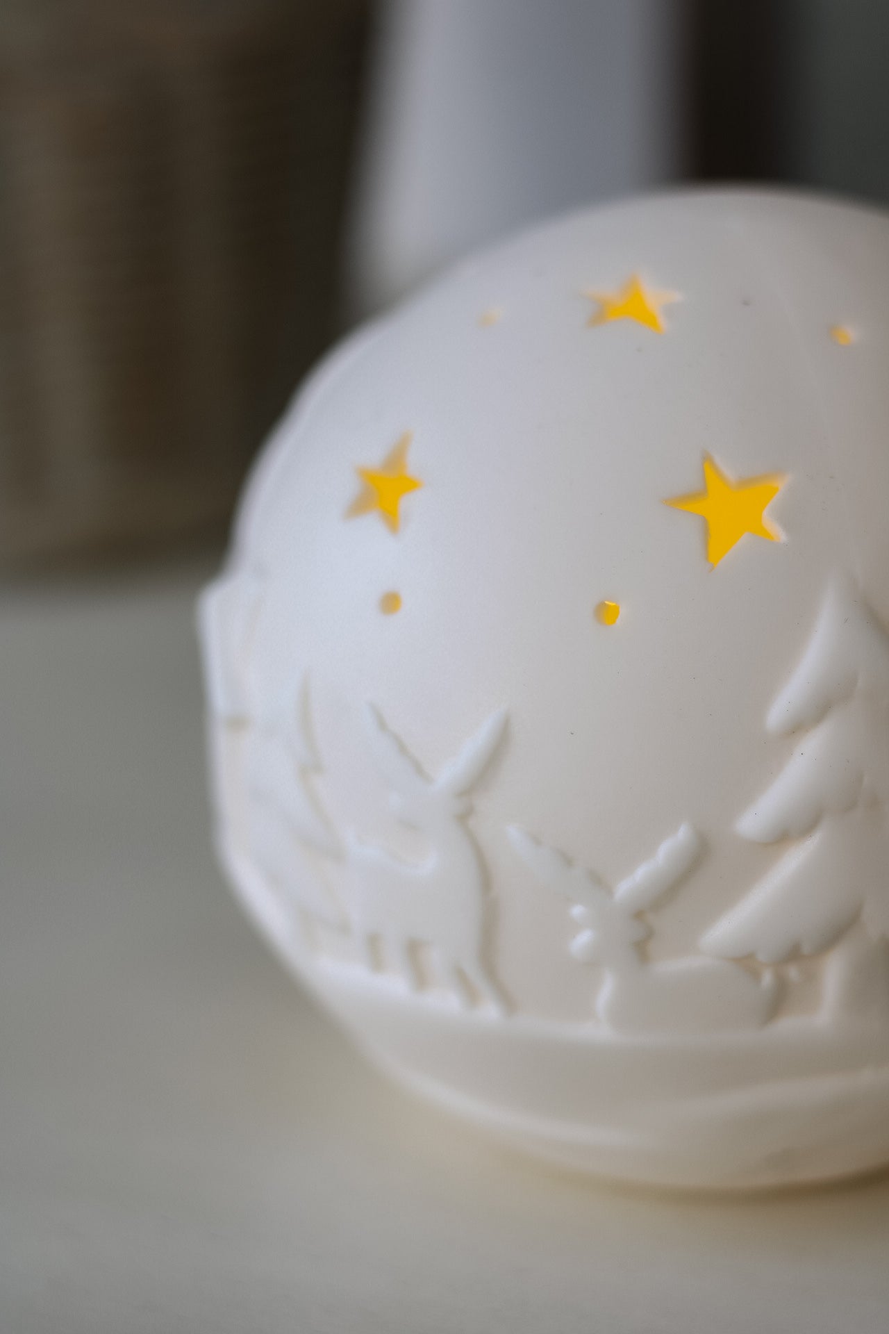 White Embossed Ceramic LED Christmas Scene Ball Ornament 005