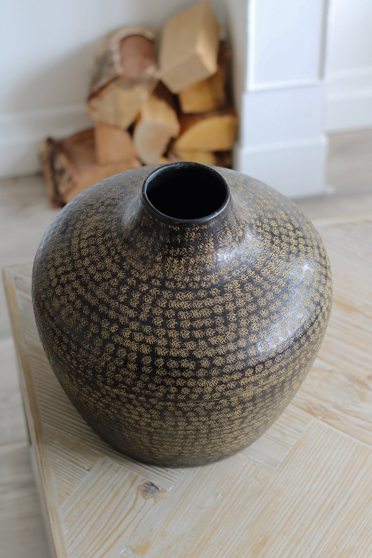woburn hammered metal pot 6