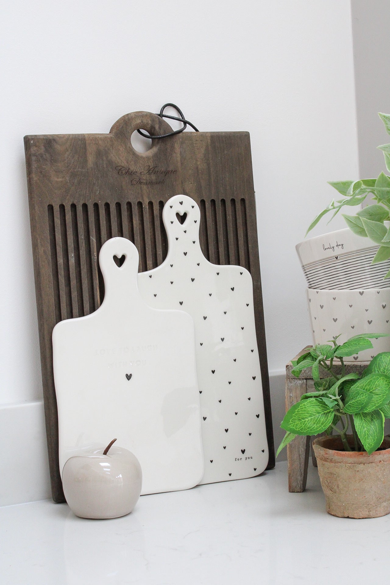 Black & White Heart Ceramic Serving Tray