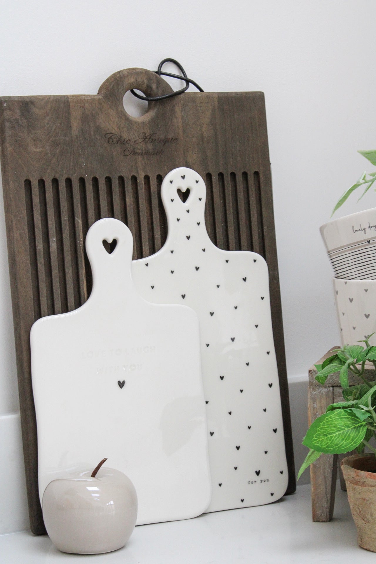 Black & White Heart Ceramic Serving Tray